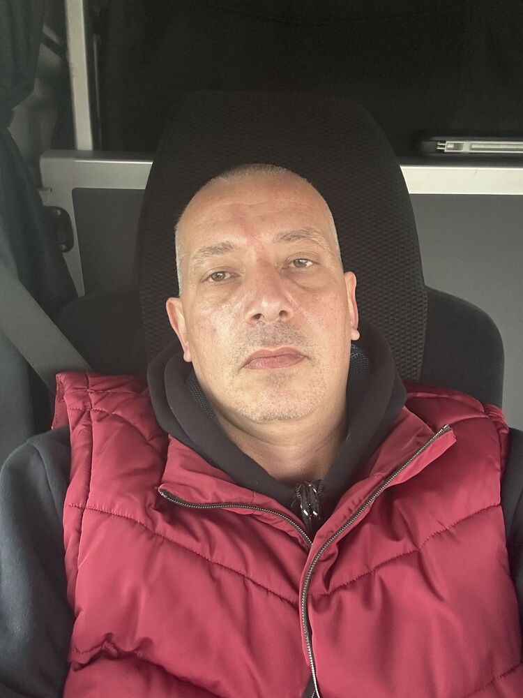  41781714  Petar, 45 ,    