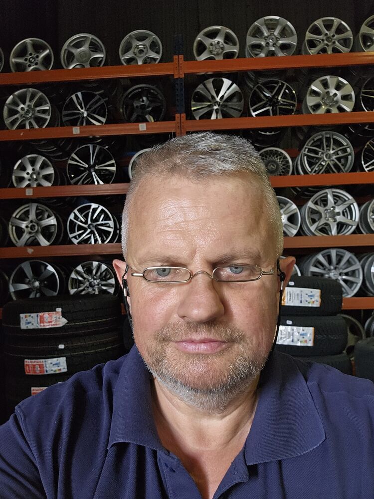  36369884  Konstantin, 53 ,    