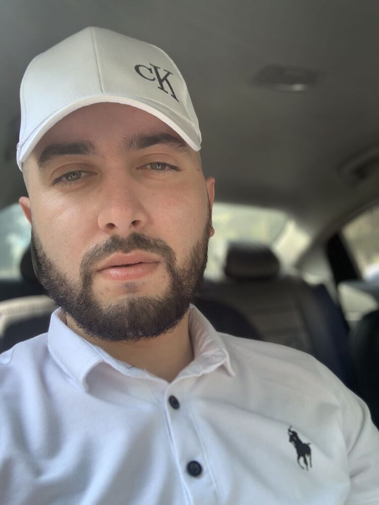  ,   Artie, 28 ,   ,   