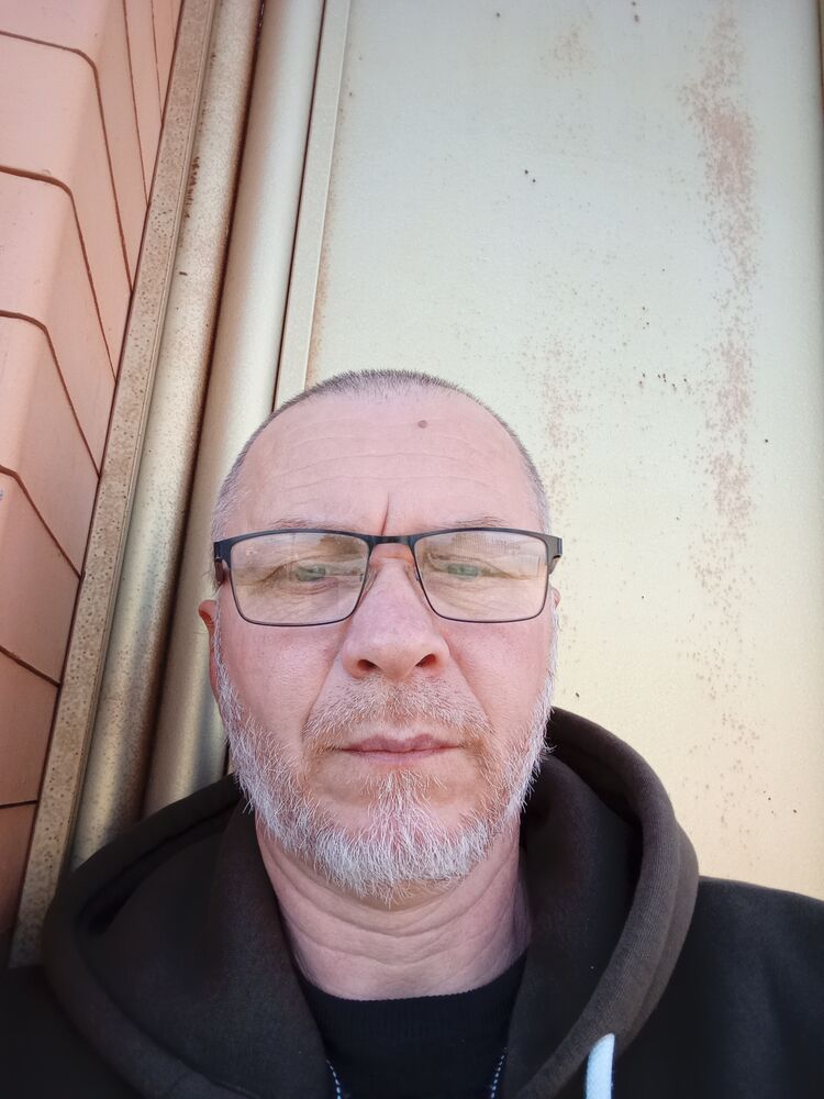 52754044  , 49 ,    