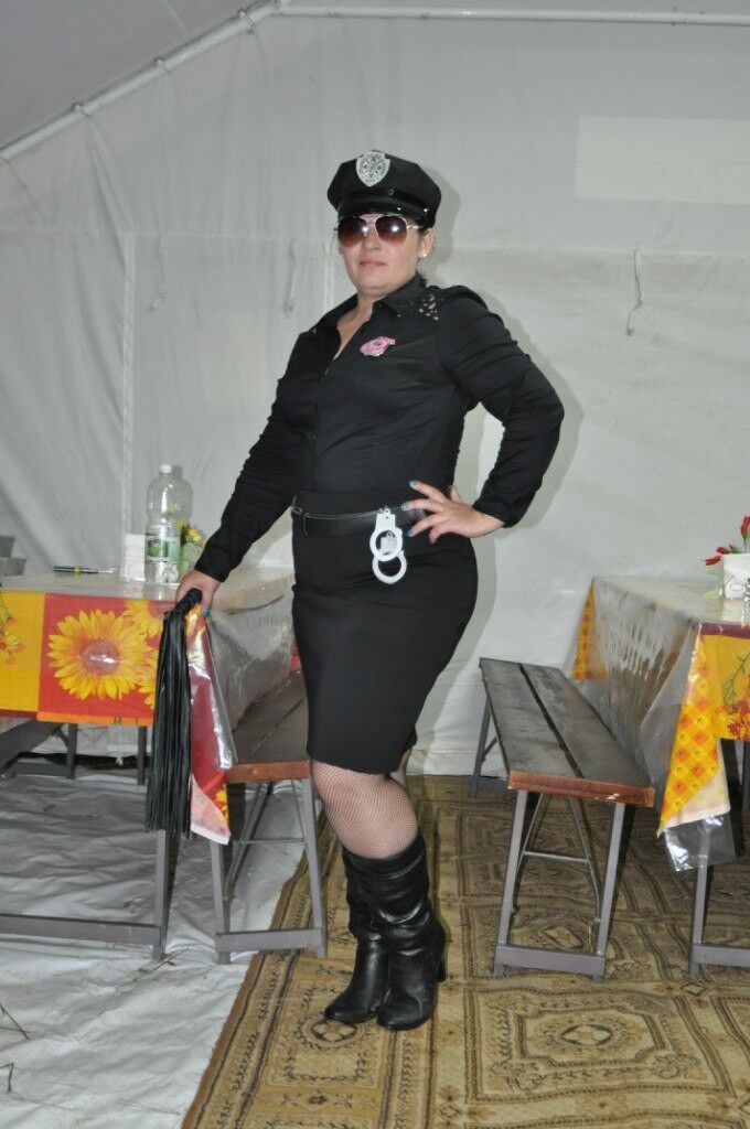  6841884  Elena, 47 ,    -