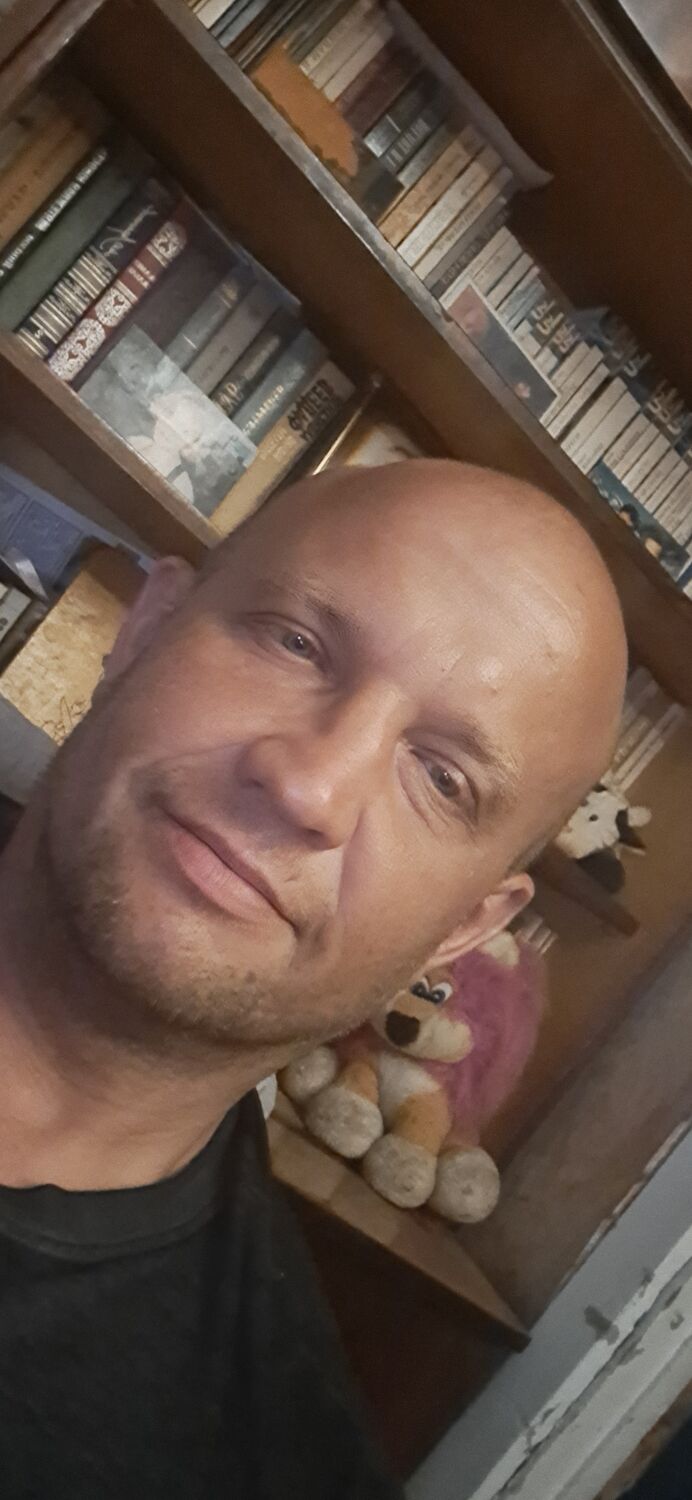  44801044  , 40 ,    