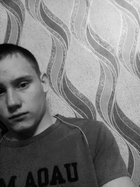  46226794  Alexander, 21 ,    