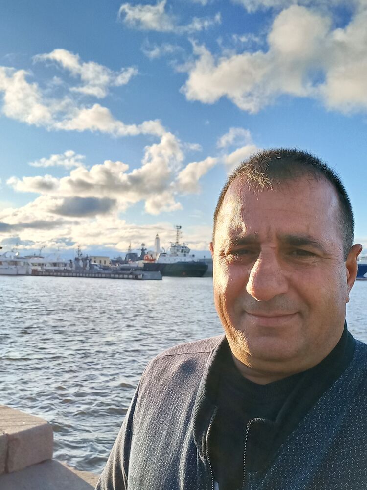  -,   Artem, 45 ,     