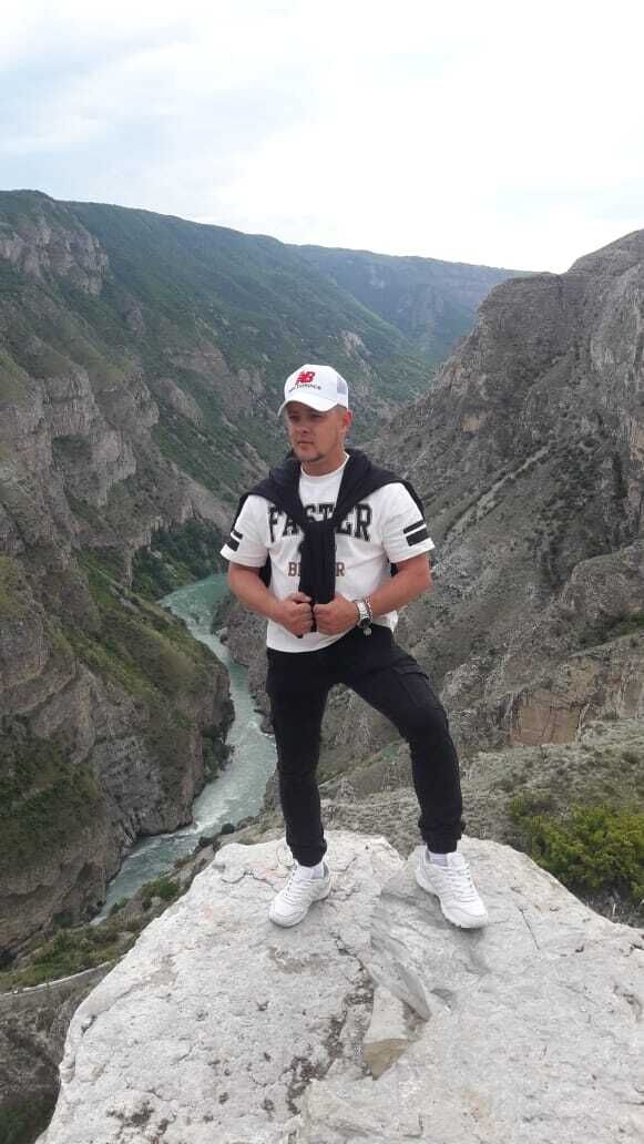  32433494  Ivan, 39 ,    