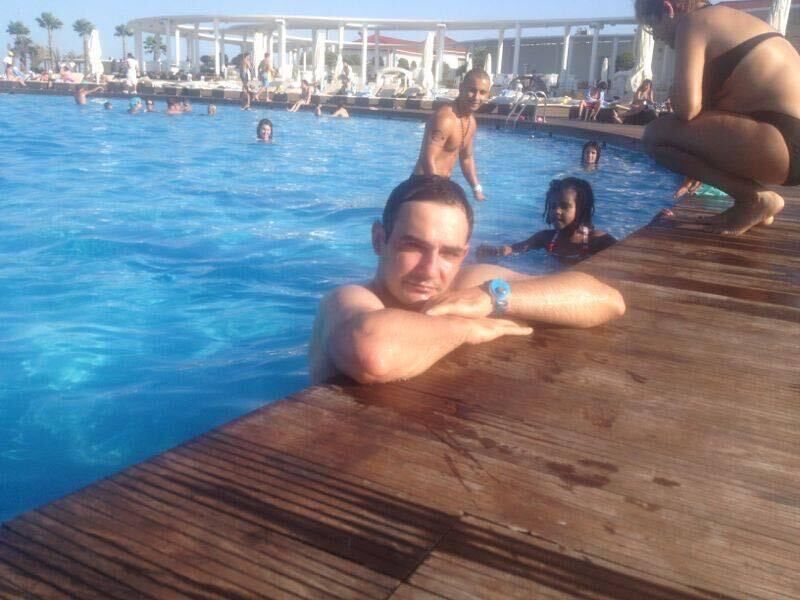  35688274  Nicat, 37 ,    