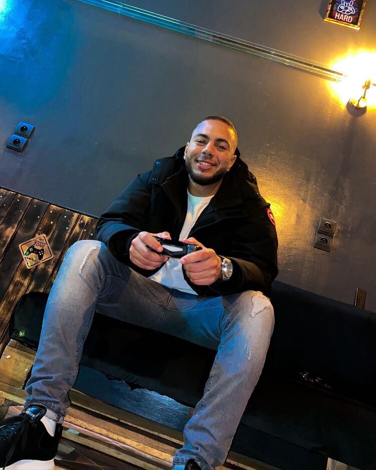 ���� 40268744 ������� Adam, 31 ���, ���� ���������� � �����-����������