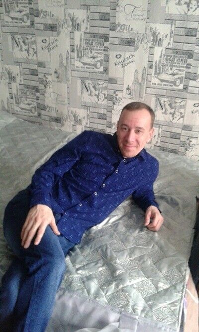 8639404  Konstantin, 45 ,     