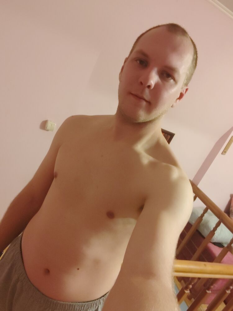  28420504  Maxim, 30 ,    