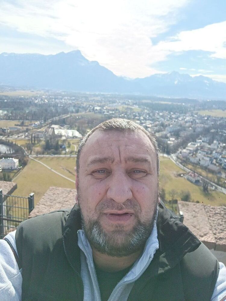  52923124  Andrii, 44 ,    