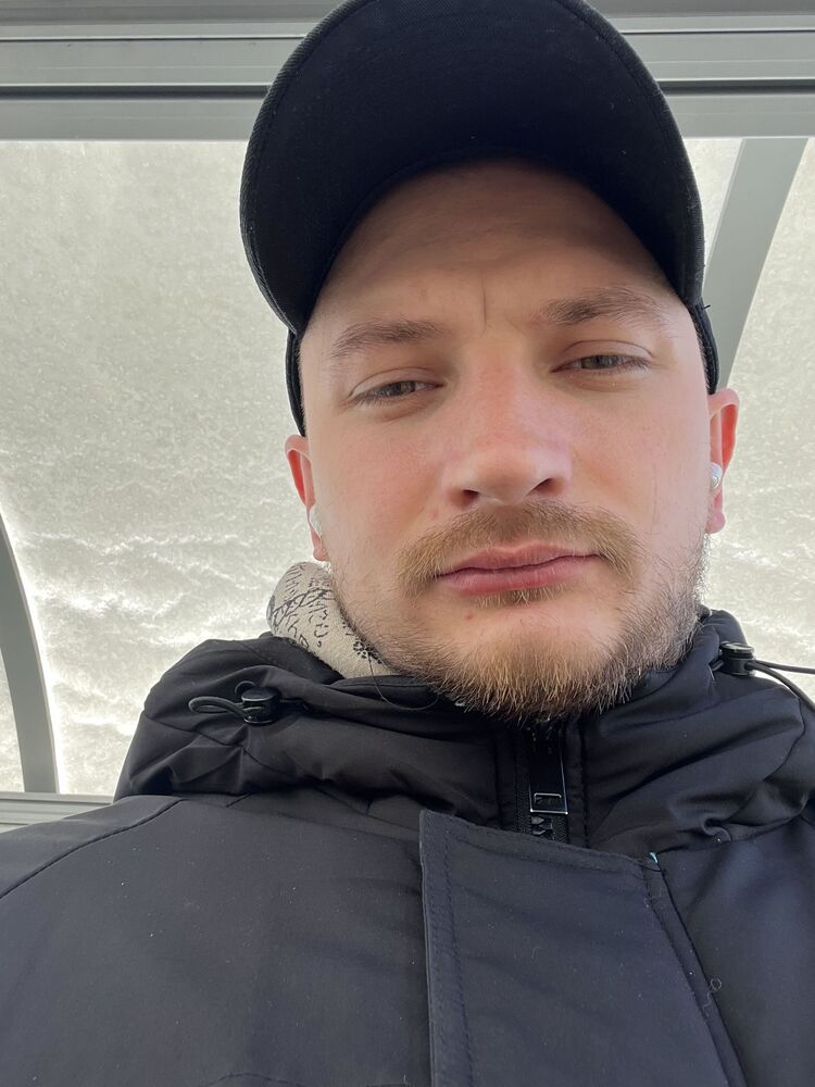  37084494  Vladimir, 29 ,    