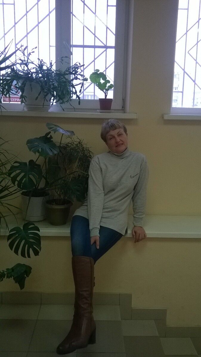  8961044  Elena, 63 ,    