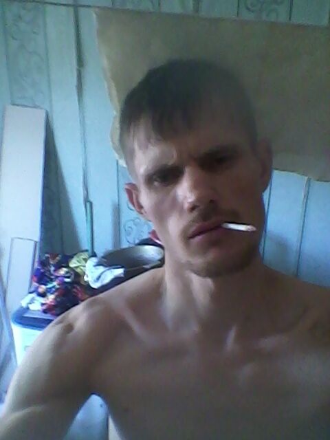  24114064  Denis, 33 ,    