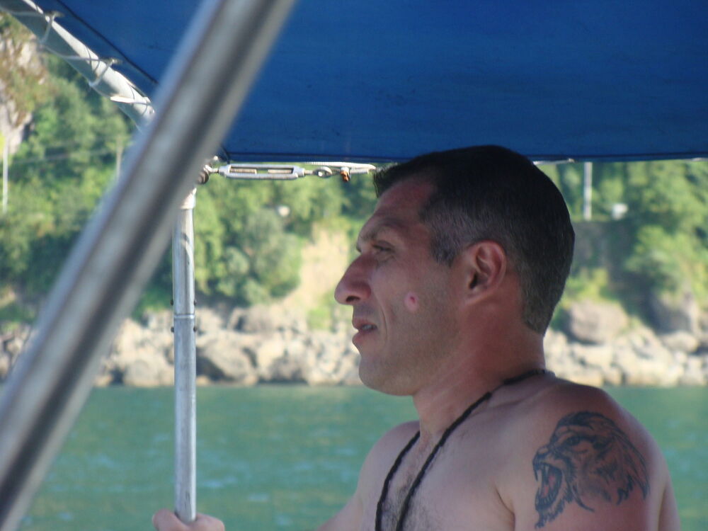  4884164  Guram, 48 ,    