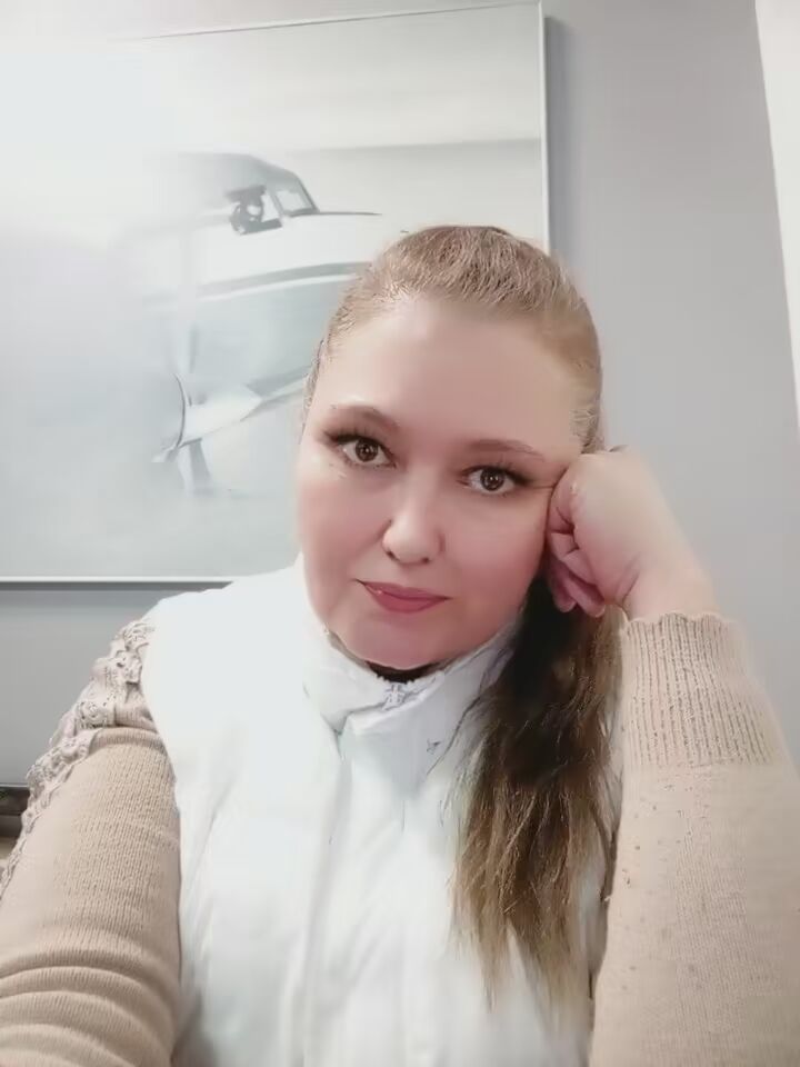  40417254  Elena, 50 ,     