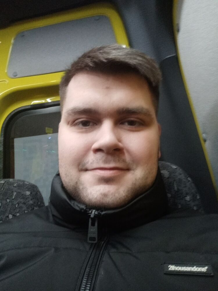  40840574  Ivan, 23 ,    