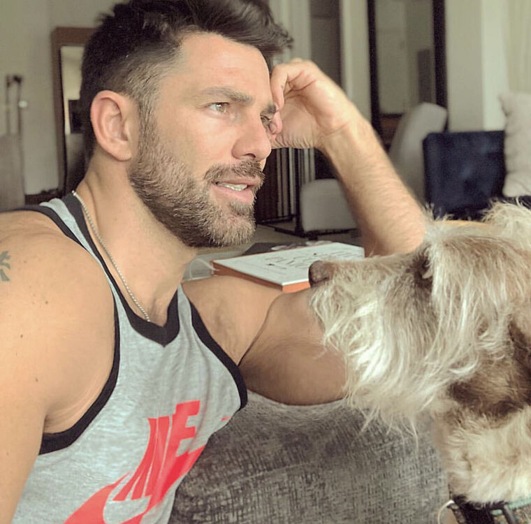  33199364  Laurent, 48 ,    