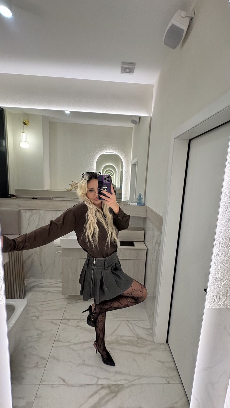  ,   Ellina, 25 ,     , 