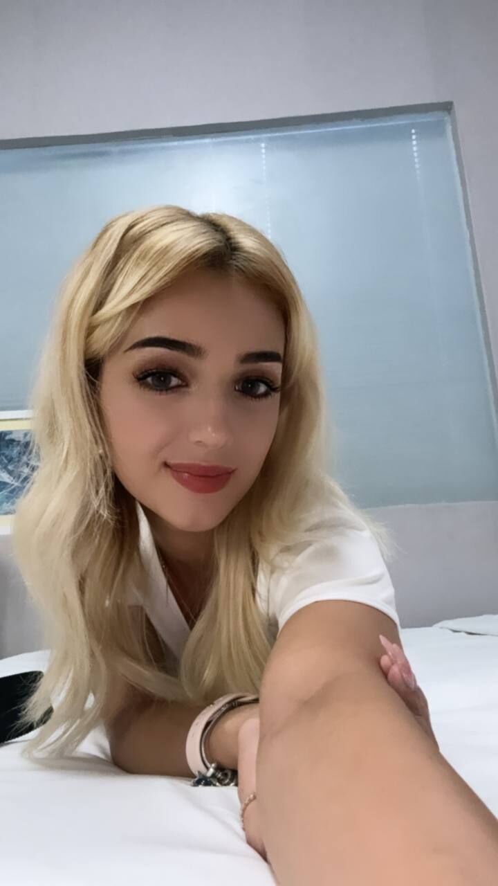  53259694  Zara, 33 ,    Newton