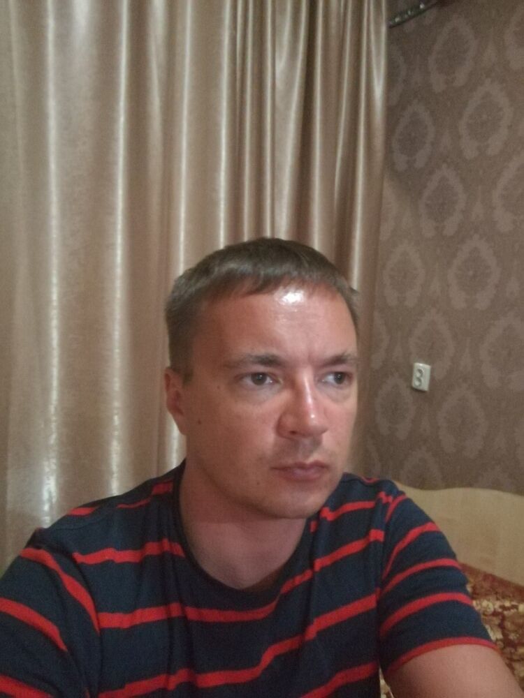  16405114  Pavel, 45 ,    