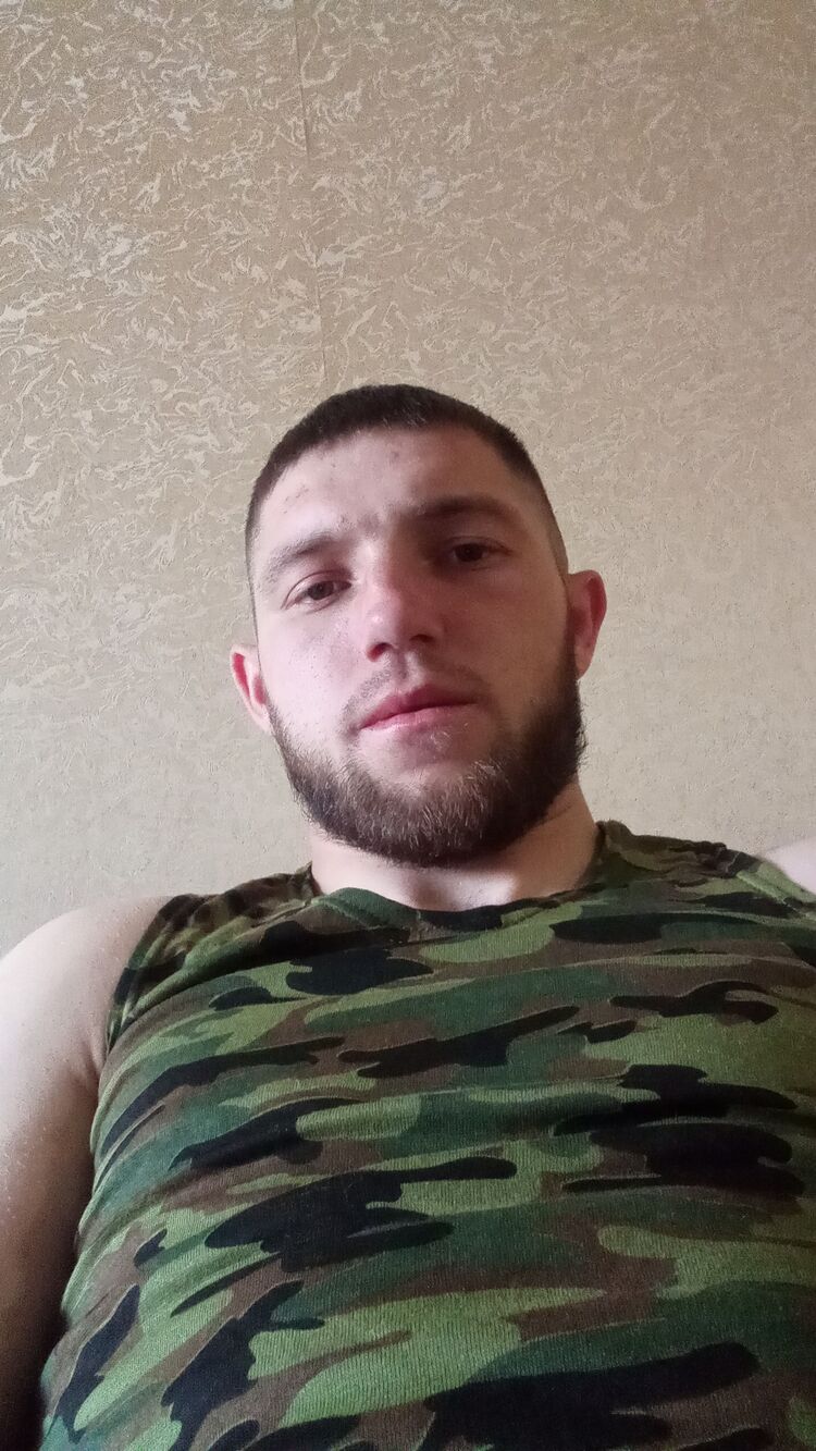  47982584  Miron, 24 ,    