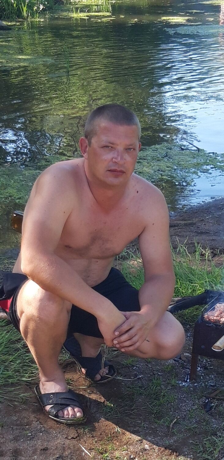  22648534  Aleksei, 42 ,    -