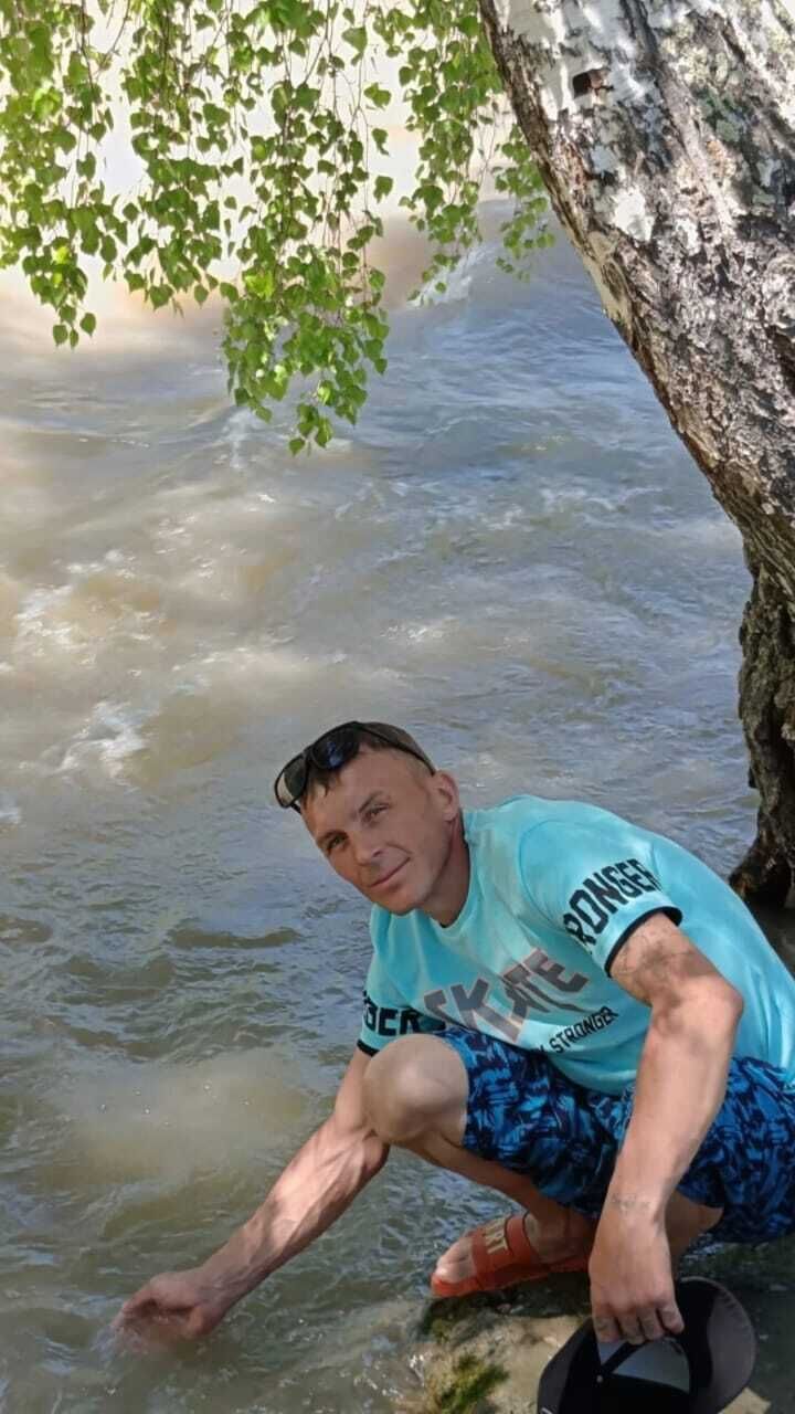  54351244  Aleksandr, 37 ,    