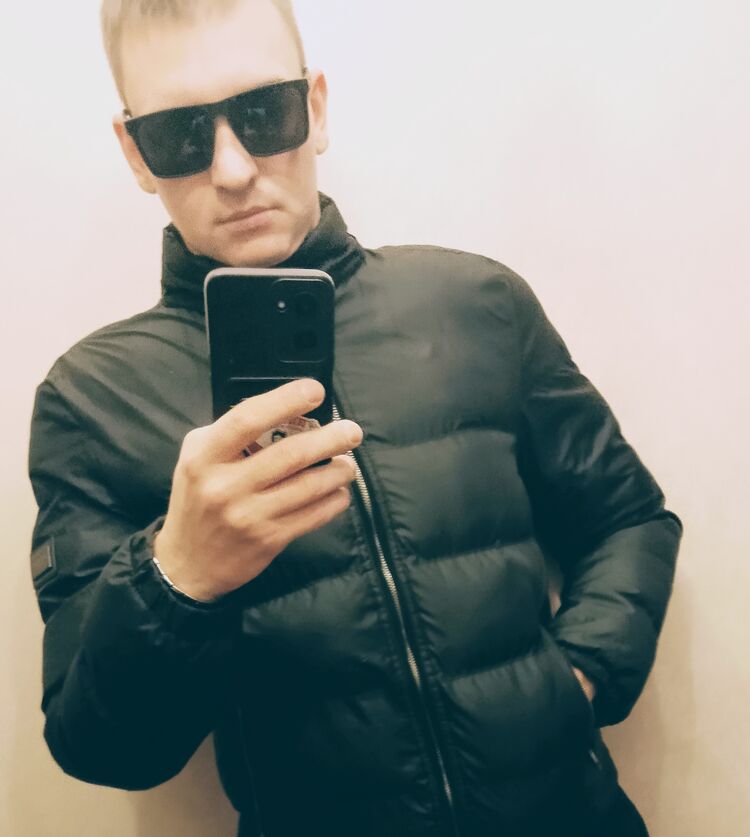  48223274  Alexander, 27 ,    