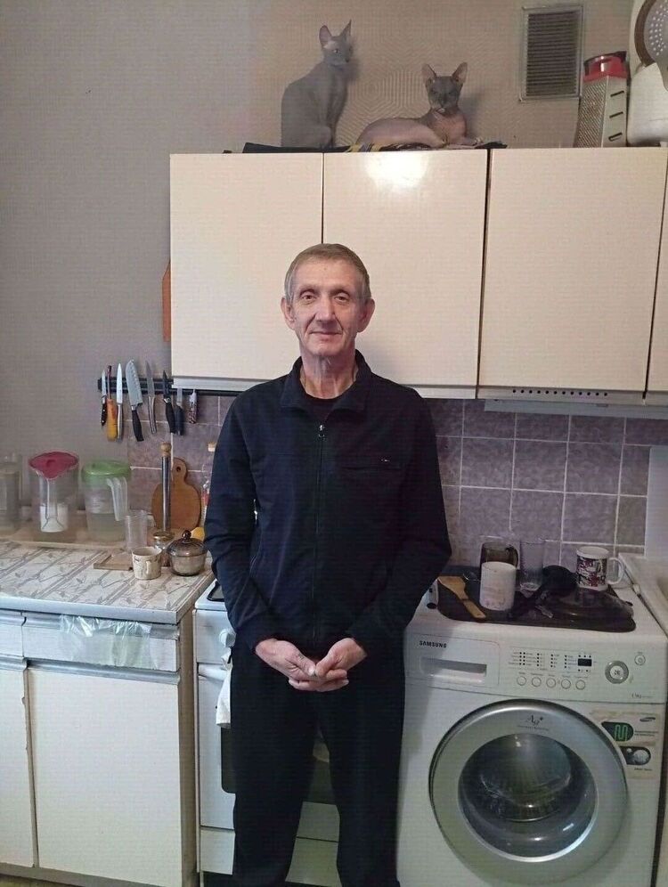  54180234  Sergei, 55 ,    