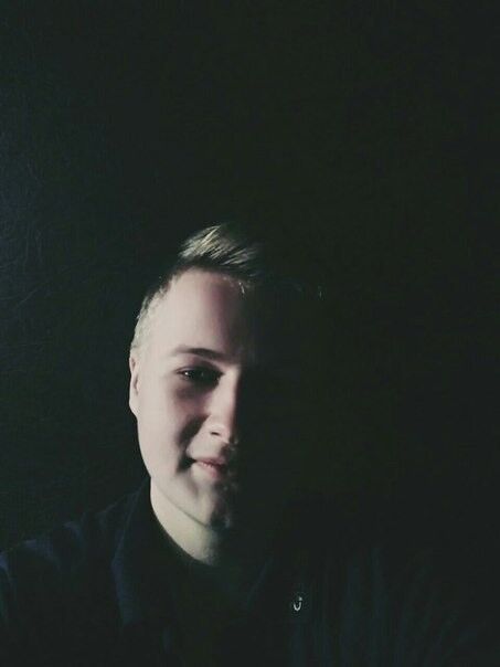  12637704  Artyom, 25 ,    