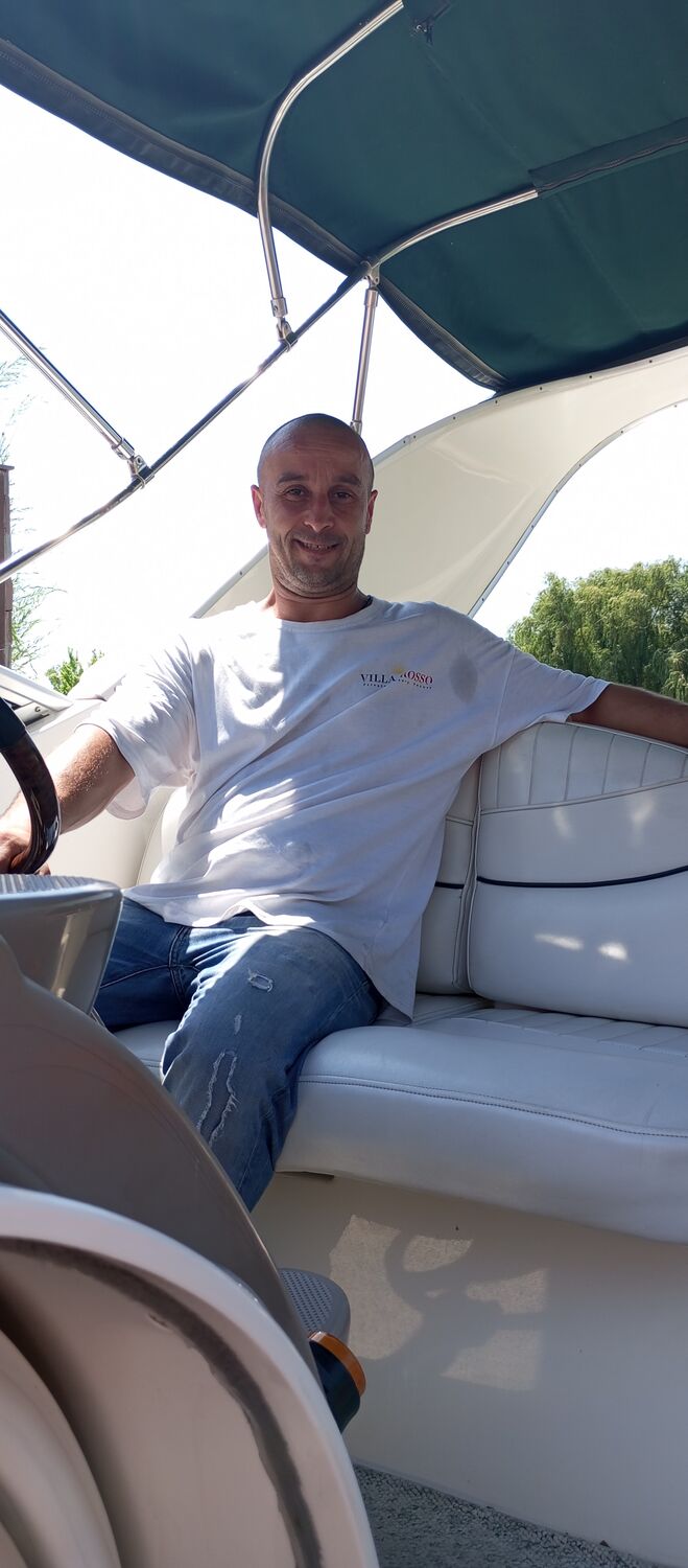 51175944  Roman, 43 ,    