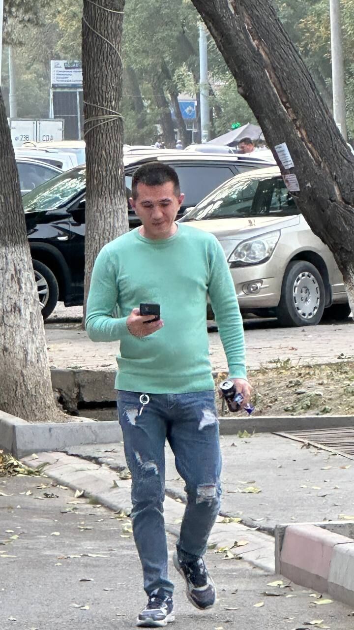  41259944  Azimjon, 37 ,    