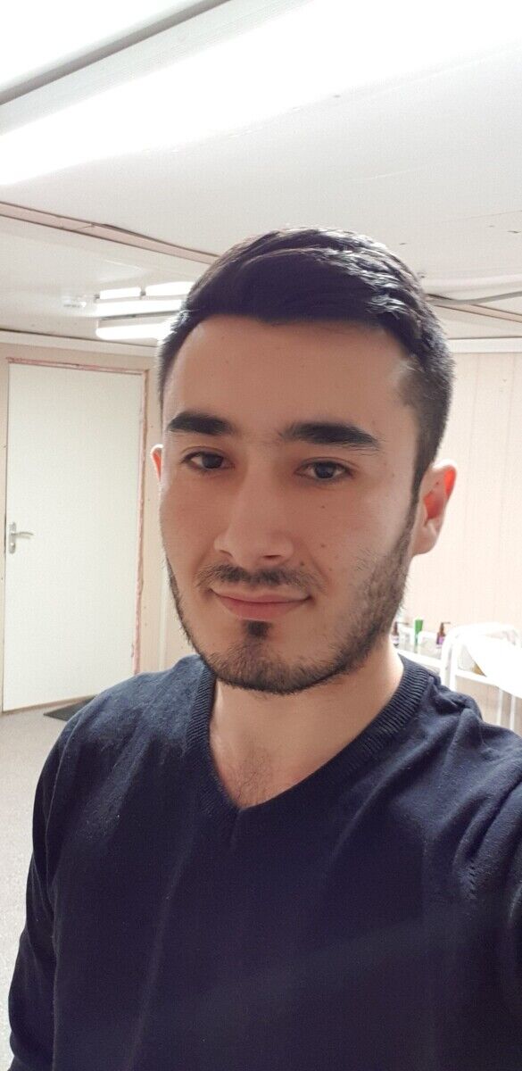  -,   Komron, 28 ,  