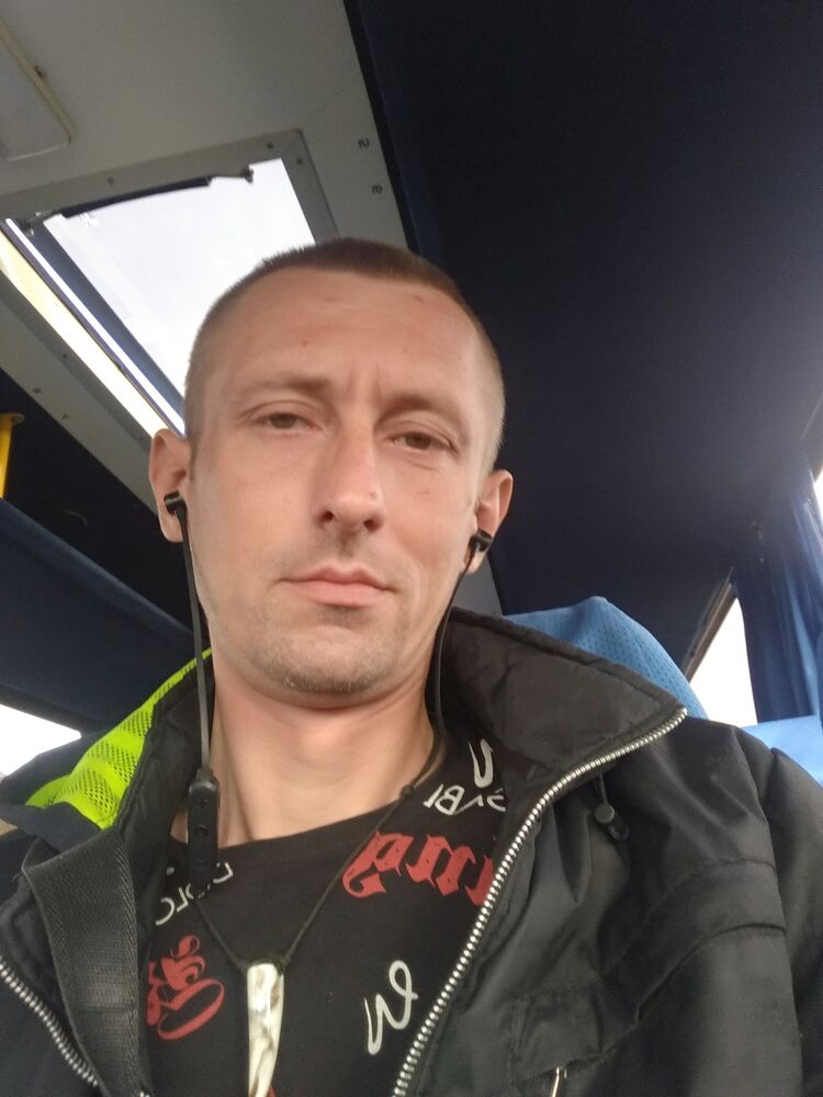  28428924  , 40 ,    
