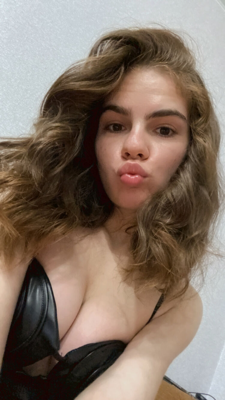  46196644  Vika, 20 ,    