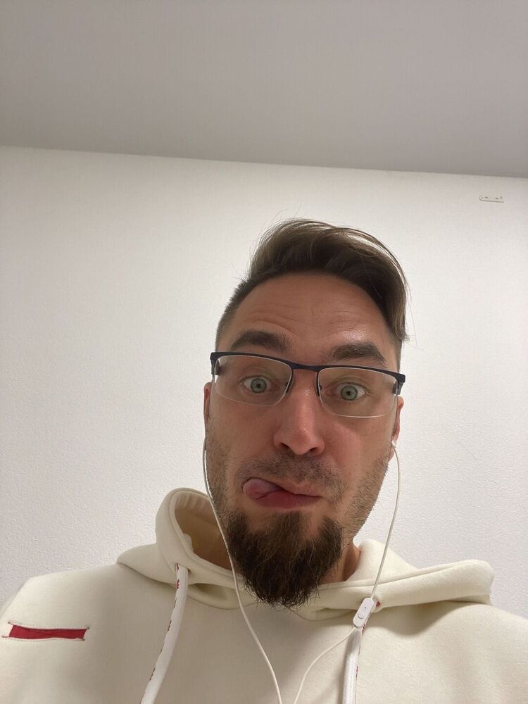  37462314  , 42 ,    