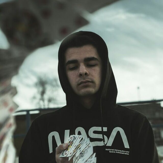  31786284  Pavel, 27 ,    