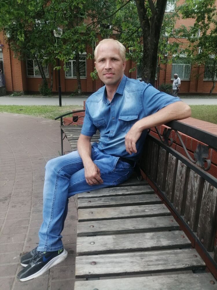  28967834  , 40 ,    