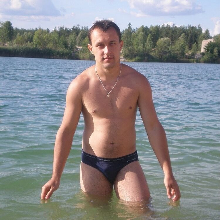  Warszawa,   Maksim, 33 ,   ,   , c , 