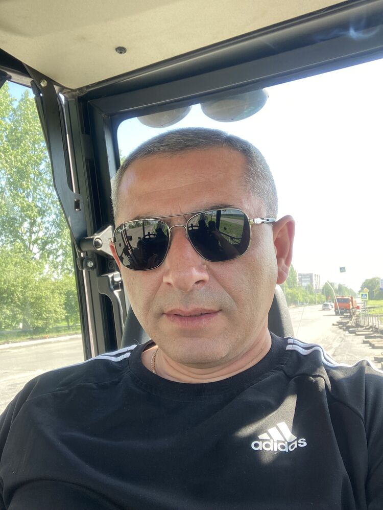  43615374  , 49 ,    