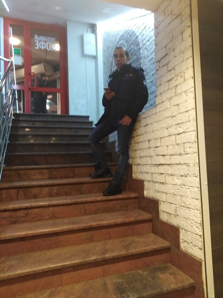  18453074  , 40 ,    