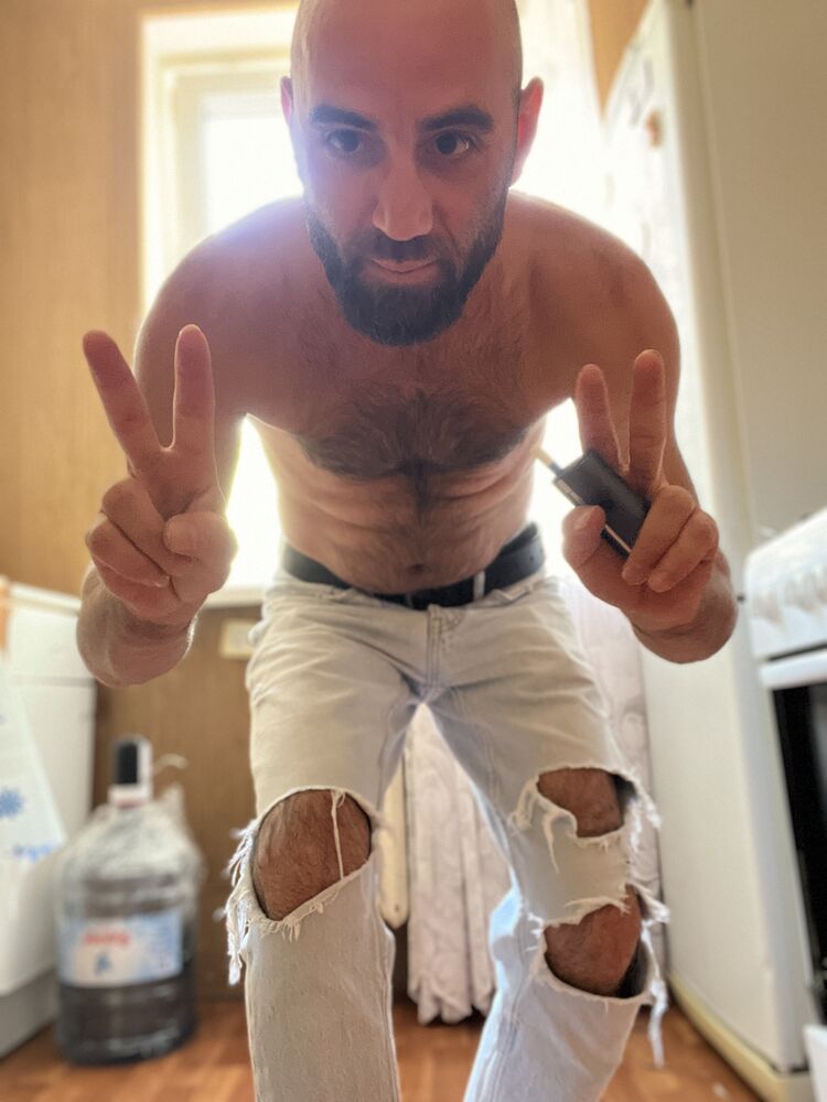  53342624  Artur, 37 ,    New York City