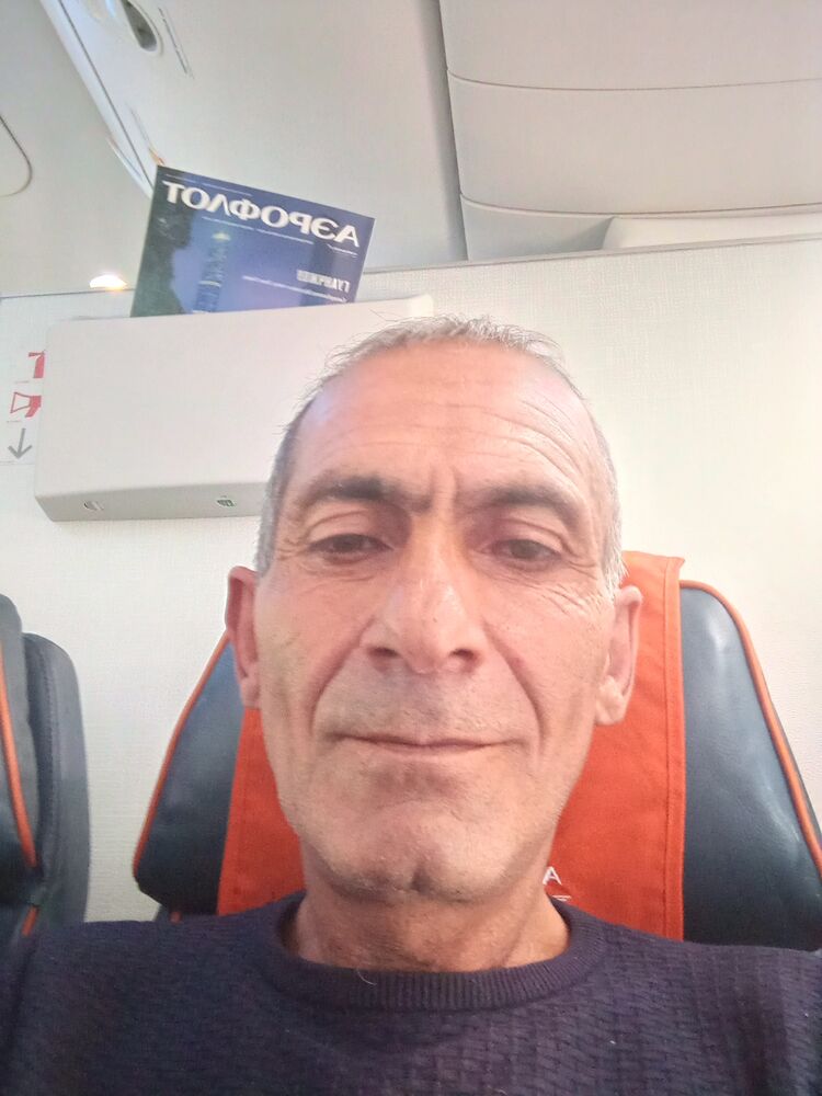  ,   Artur, 56 ,   ,   