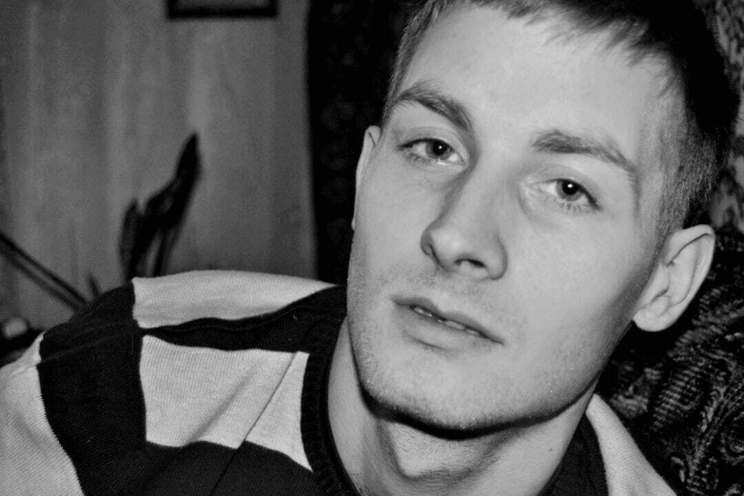  53284474  Igor, 37 ,    