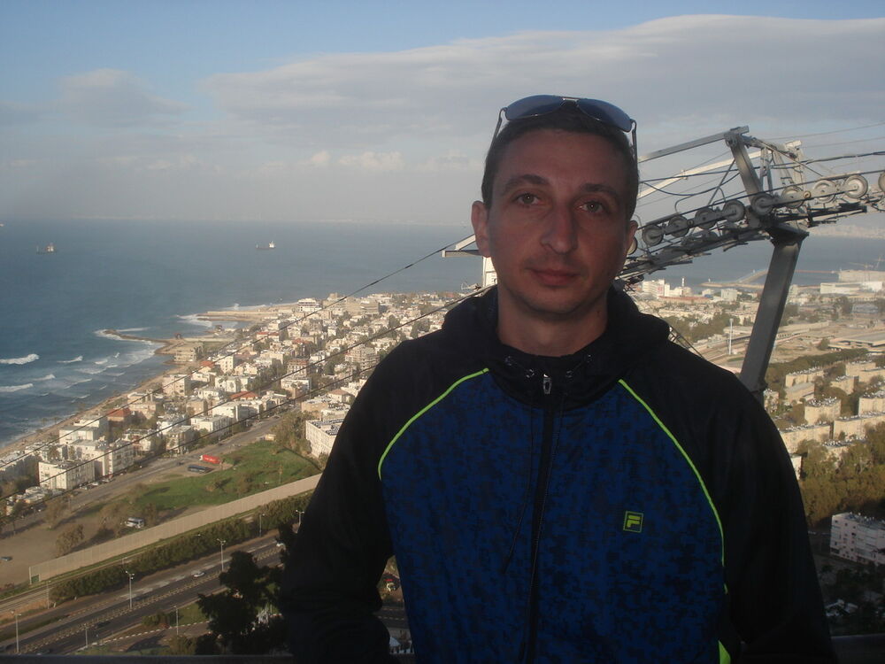  10224004  Alex, 42 ,    