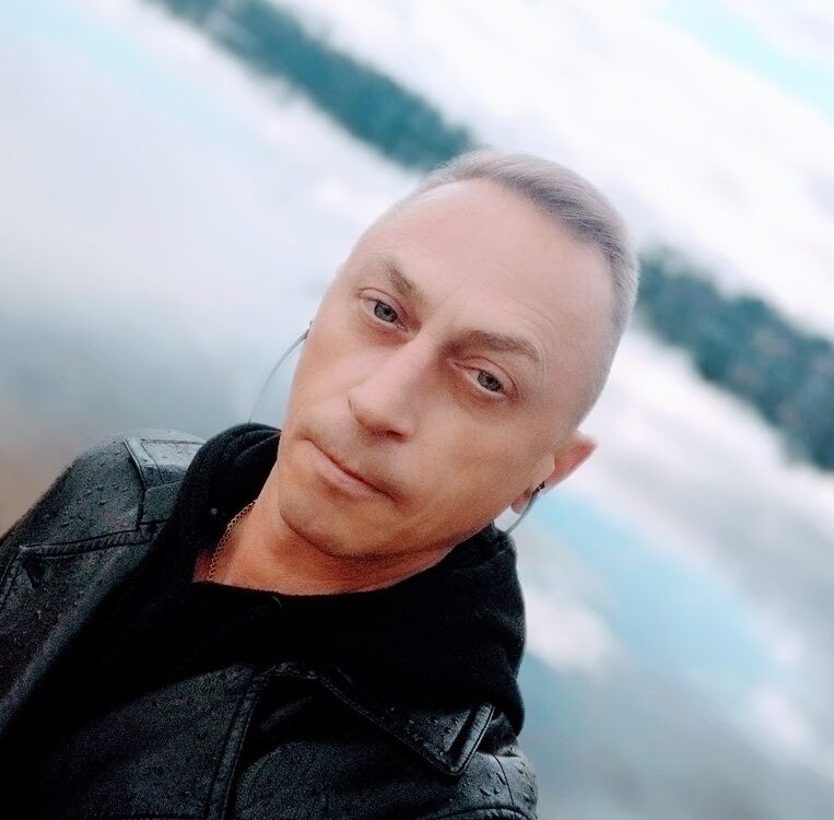  -,   Tony, 45 ,   ,   , c 