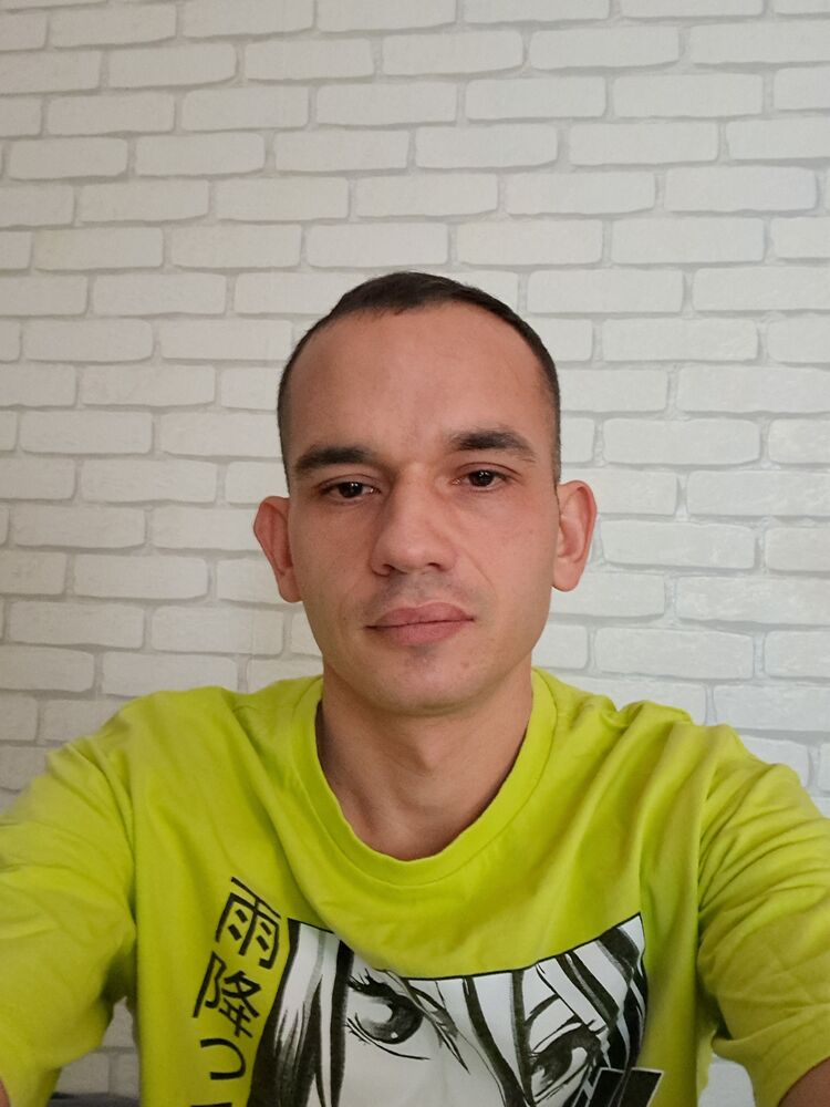  49442404  , 33 ,    