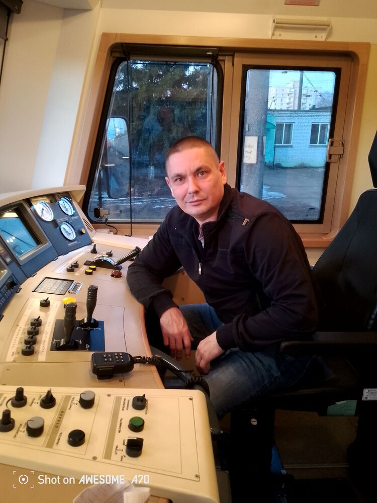  50718894  Viktor, 41 ,    