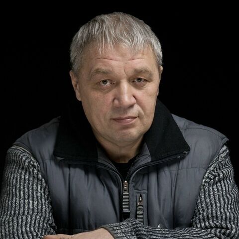  53329344  James philip, 55 ,    