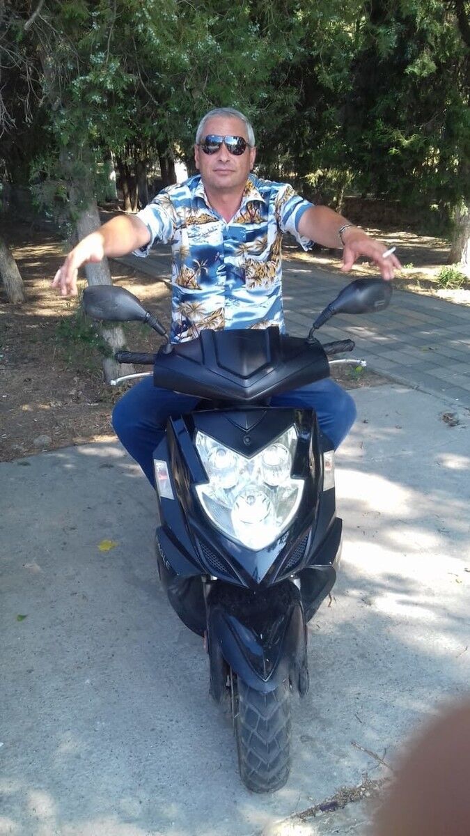  15945584  Alik, 53 ,    